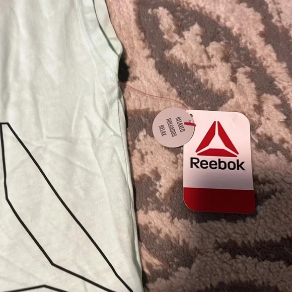 Reebok sleeveless t shirt. NWT. Size XS mint green. Work out wear. - Picture 2 of 4